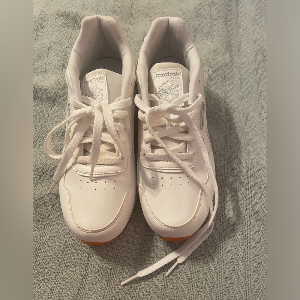 Reebok sneakers (7.5)
